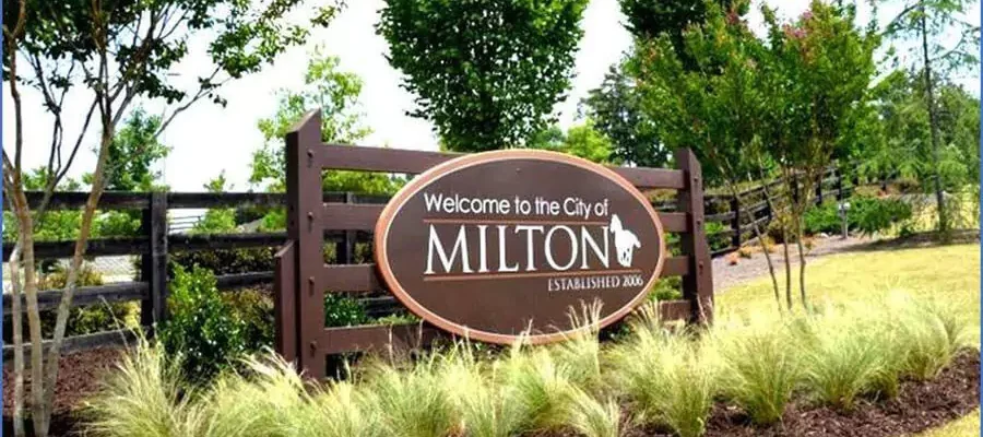 A welcoming board of Milton